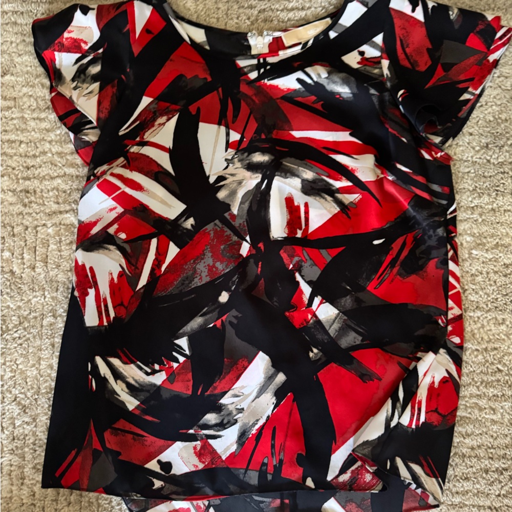 LOT OF 16 TOPS